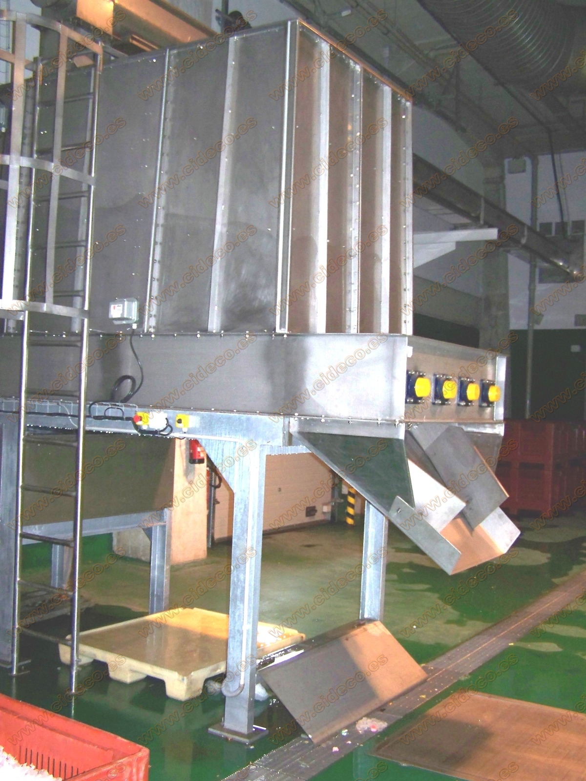 Silo con removedores y salida de hielo de CIDECO.es